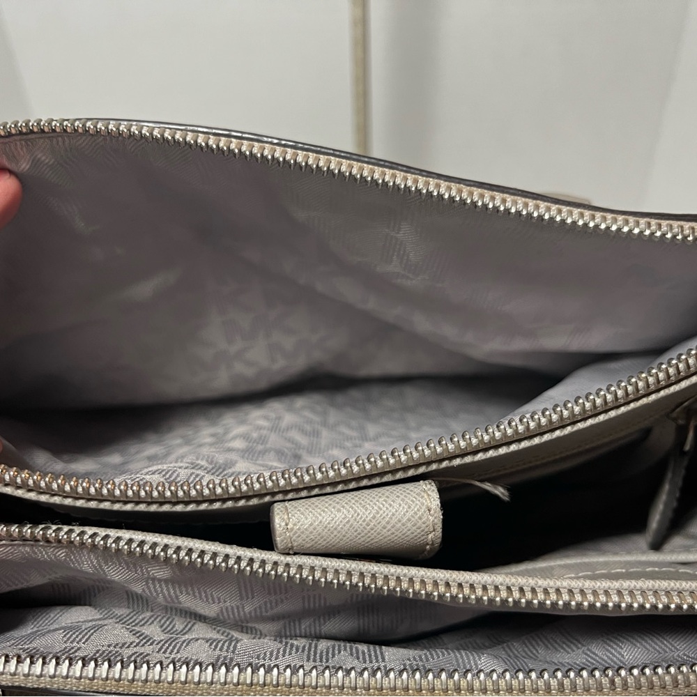 Michael Kors Sutton Satchel - Picture 4 of 10